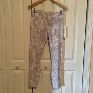 NEW Size 8 Lululemon legging, 50$ OBO